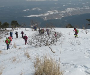 新雪を踏んで下界を目指す