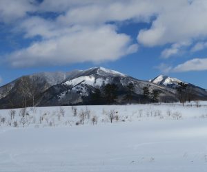 雪恋祭り2月4日　⑤上蒜山（正面）と中蒜山（右奥）