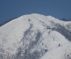 ２/20 上蒜山8合目付近　雪庇がかなり発達しています