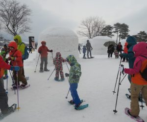 雪恋祭りスノーシュー体験　15みんな集まって