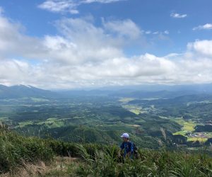 三平山頂上から蒜山